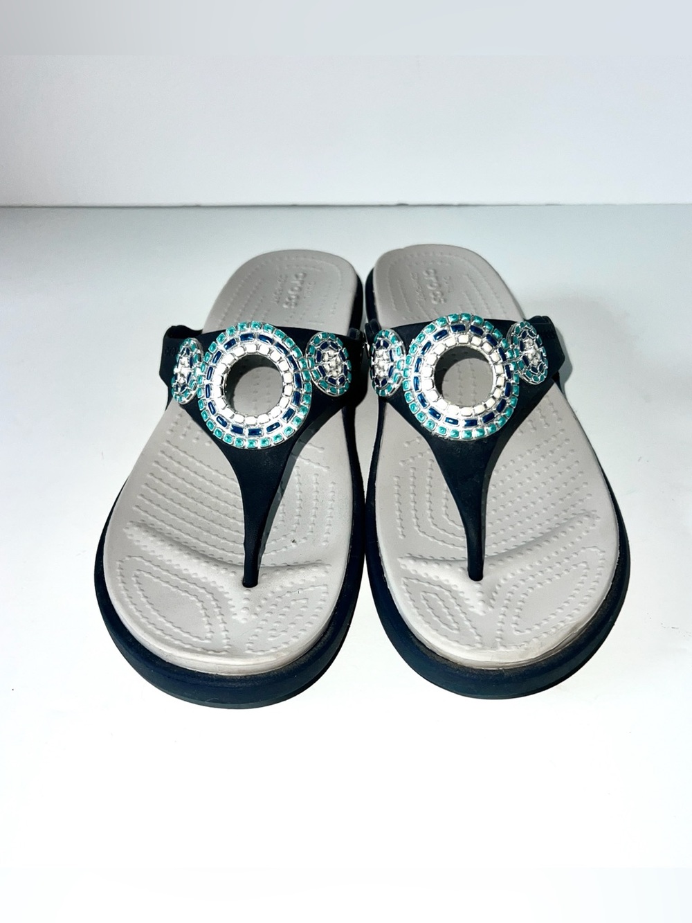 Crocs Sanrah Diamante Wedge Flip Sandals Size 7 NAVY Embellished Turquoise - Picture 2 of 12
